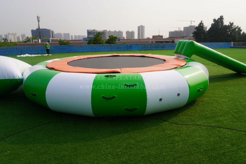 T10-106 Water Sport Games Trampoline