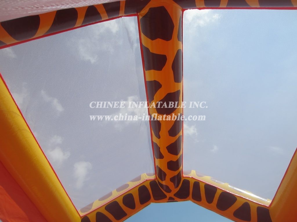 T2-3233 Giraffe Inflatable Combo