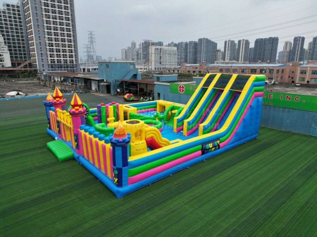 GF2-160C Giant Inflatable Castle Park