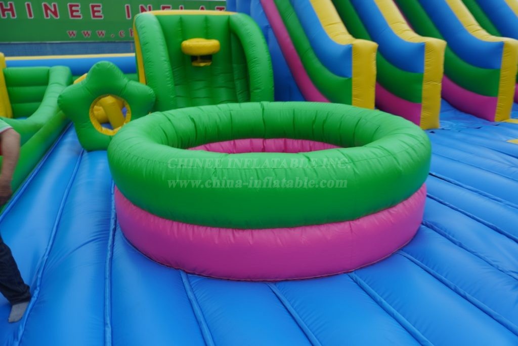 GF2-160C Giant Inflatable Castle Park